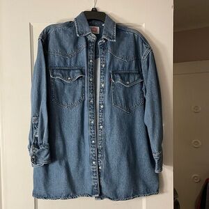 Levi’s Oversized Denim Shirt Jacket